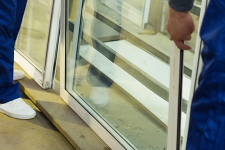 Commercial Glass Repair Technician in Plantation, FL